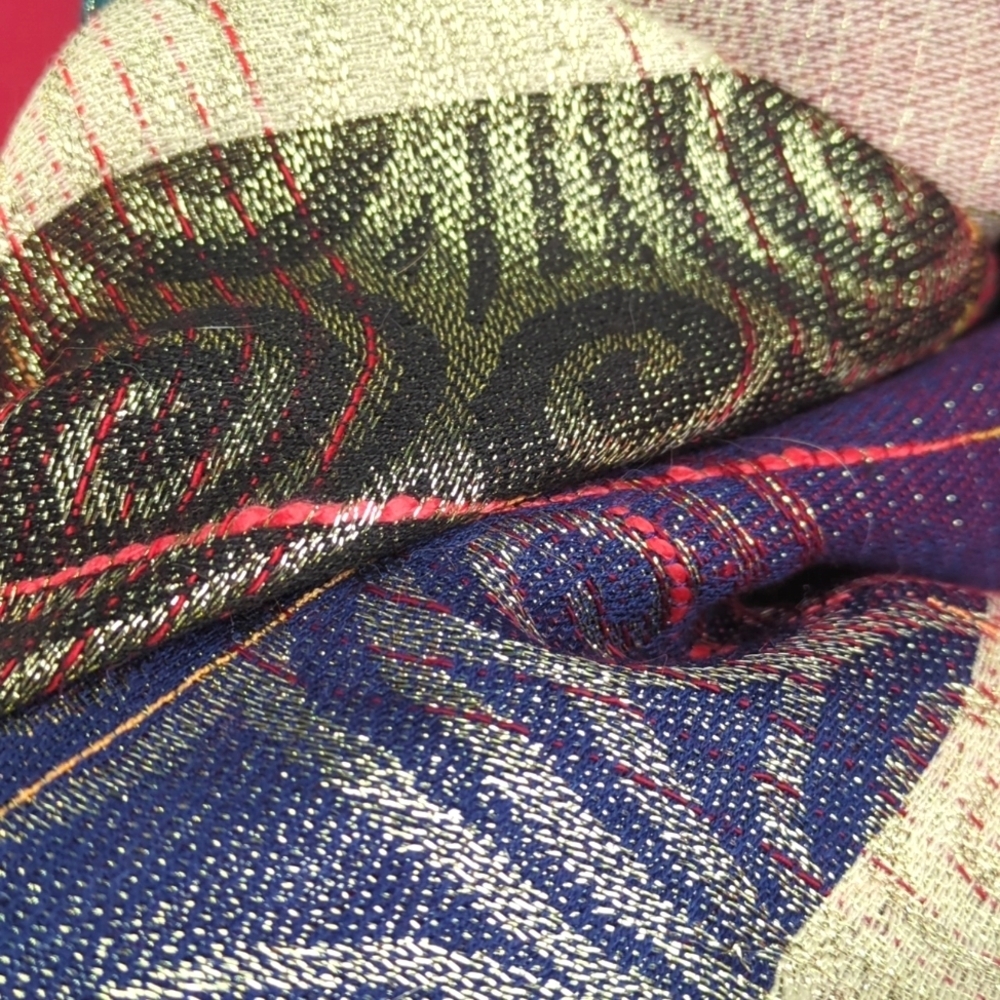 Gorgeous Pashmina Scarf! - Picture 2 of 9